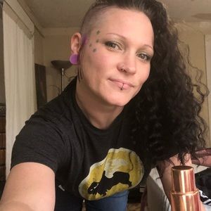 Meet your Posher, Carly